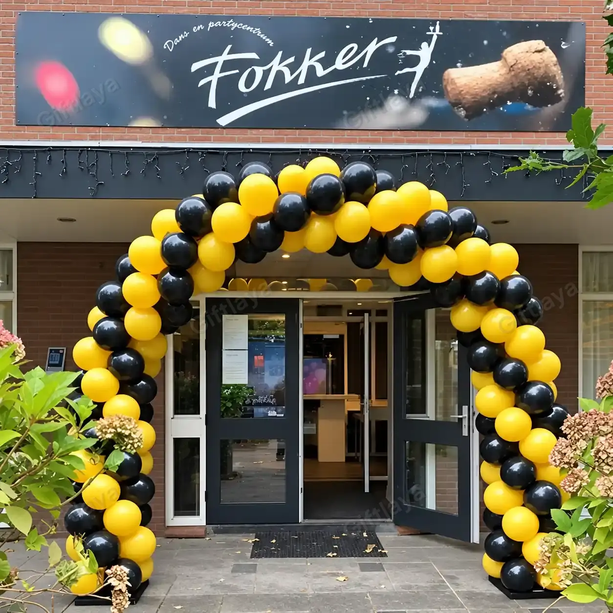 Simple Office Balloon Decoration