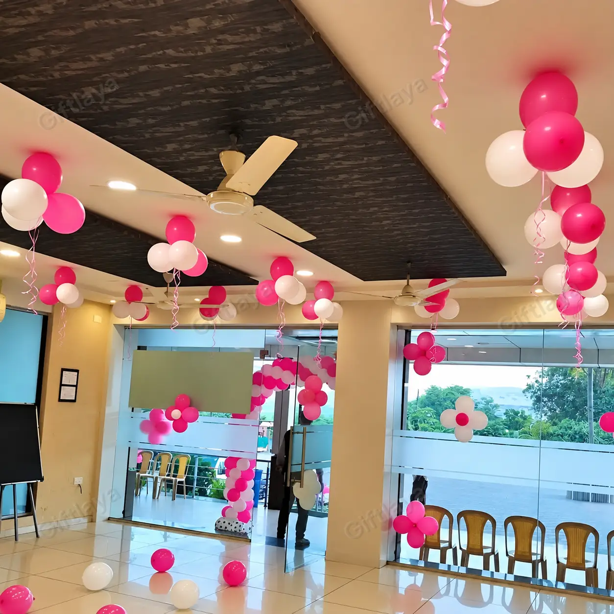 Simple Unicorn Stage Decoration — photo 3