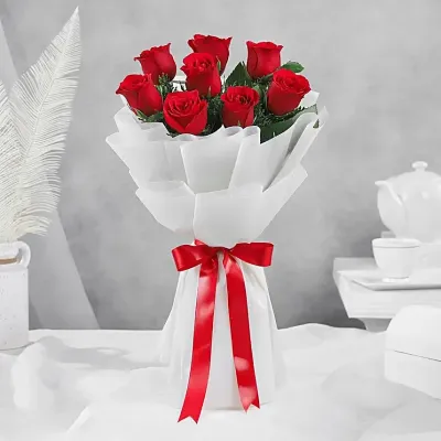 simple red rose bouquet in Mumbai