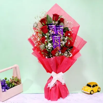 Gorgeous rose bouquet with chocolate delivery in Hyderabad
