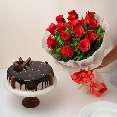 Red Roses with Delicious Chocolate Cake