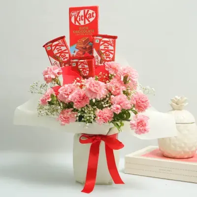 Sweetly romantic Flower Combo 