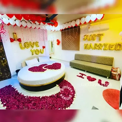Marriage Wedding Room Decoration with Flowers
