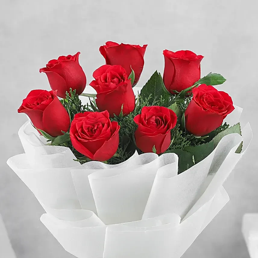 simple red rose bouquet in Mumbai