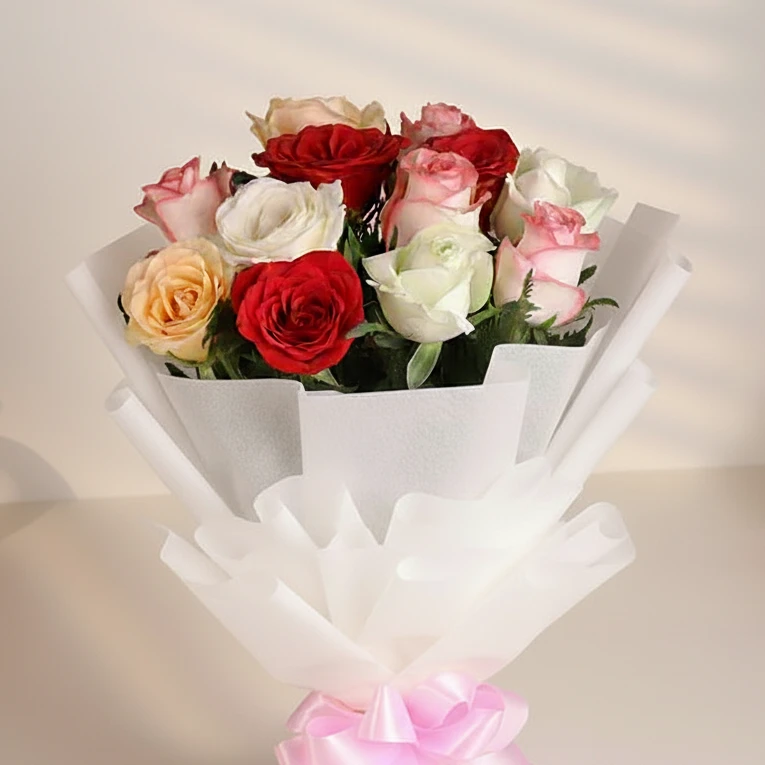 Mixed rose bouquet delivery in Noida