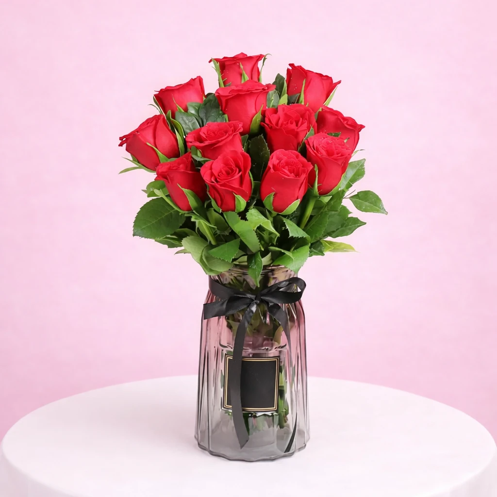 Vase of Sweet Love Roes — photo 2
