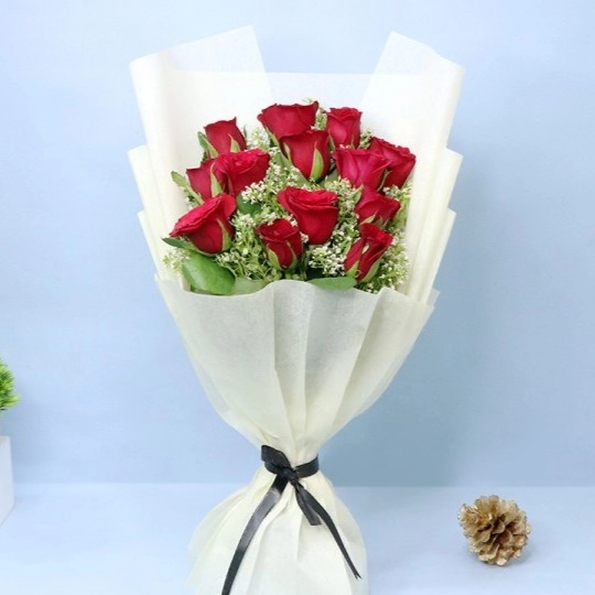 Classic red rose bouquet delivery in Ghaziabad