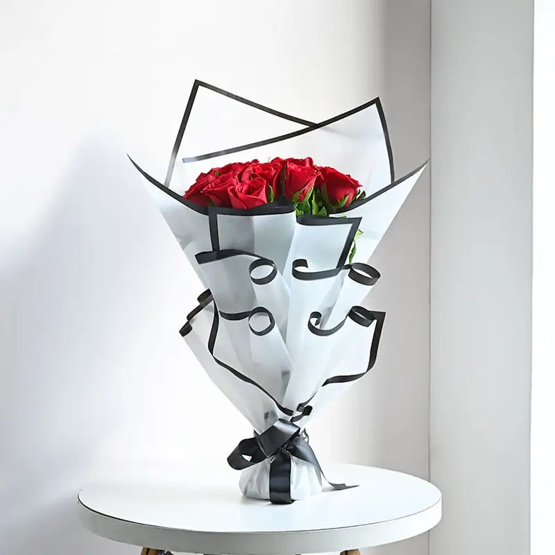 Red Roses with Cake