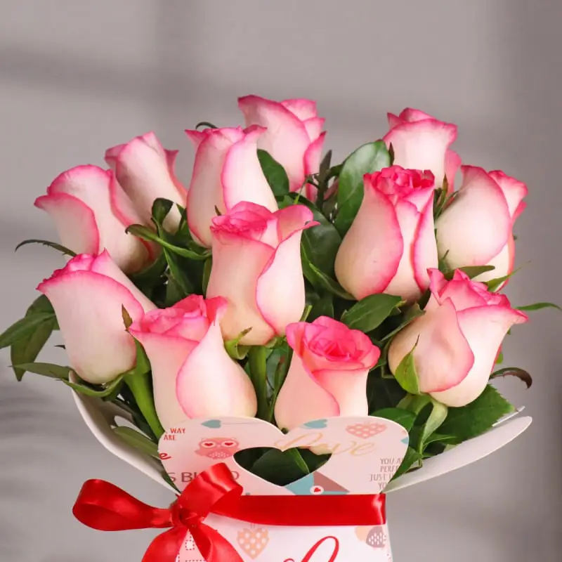 Artistic Pink Rose Bouquet Combo