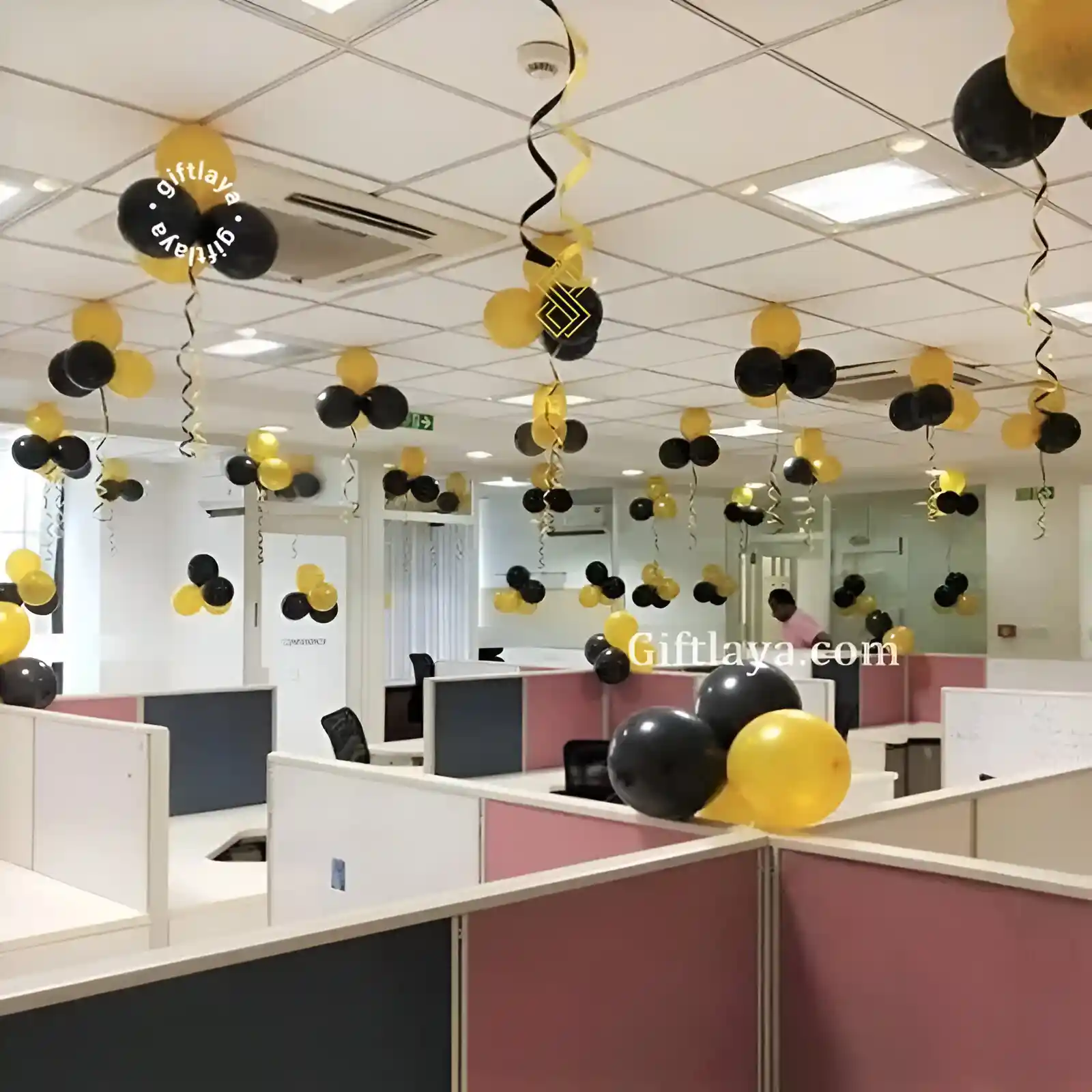 Simple Office Balloon Decoration