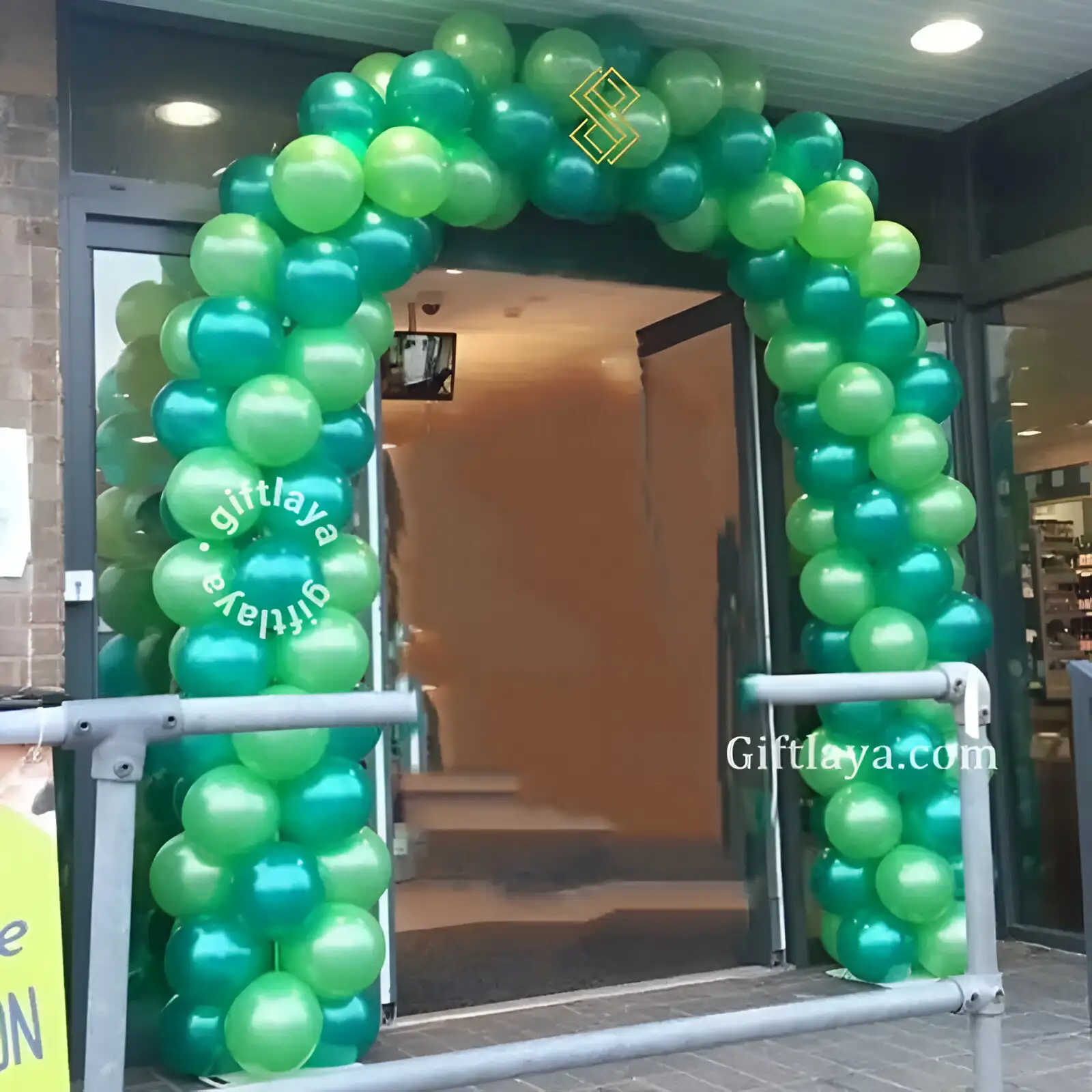 Jungle Theme Balloon Stage Setup