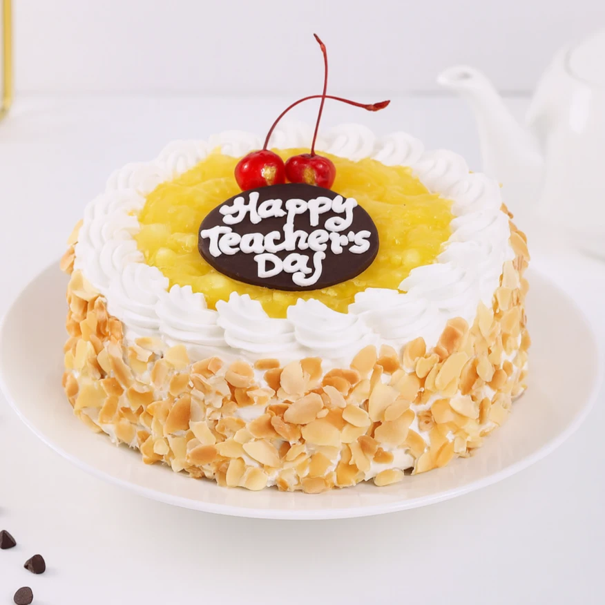 Delicious  Butterscotch Teachers Day Cake — photo 2
